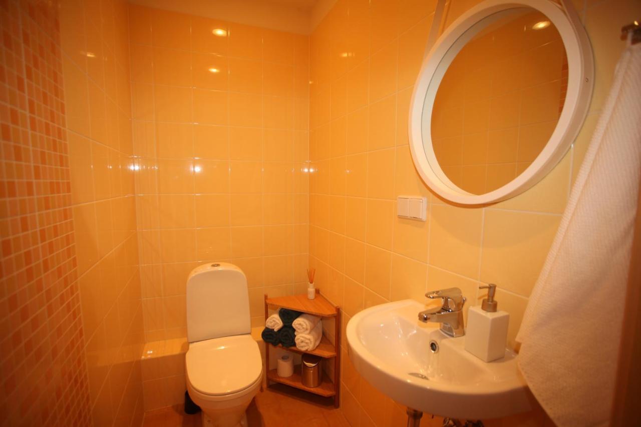 Cozy Home Apartment Kaivas, Free Parking, Self Check-In Riga Bagian luar foto