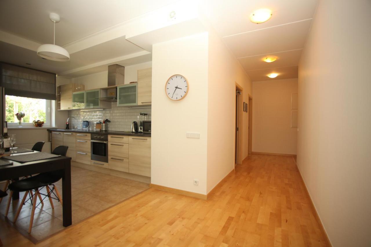 Cozy Home Apartment Kaivas, Free Parking, Self Check-In Riga Bagian luar foto